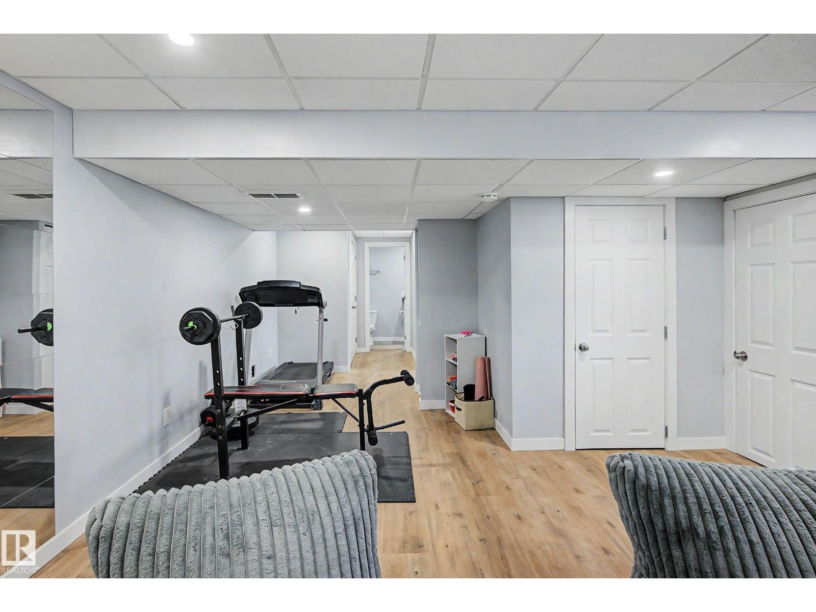 #15 5281 TERWILLEGAR BV NW - 28