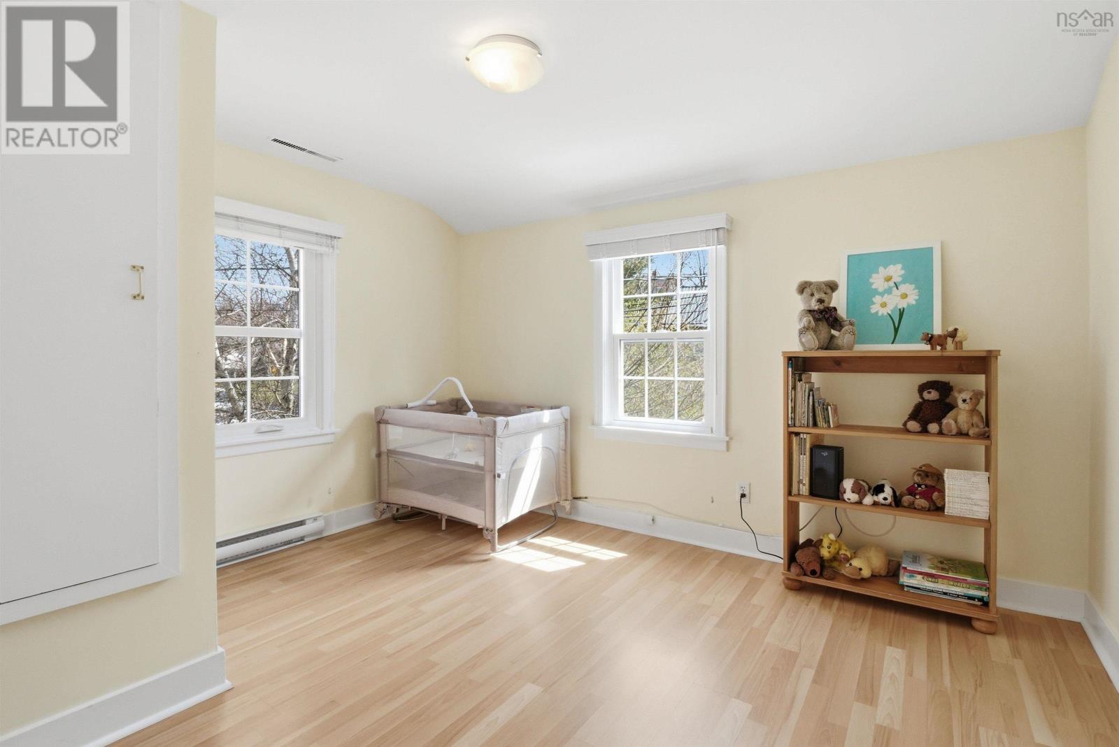 Property 22 of 33 of 27 Springvale Avenue