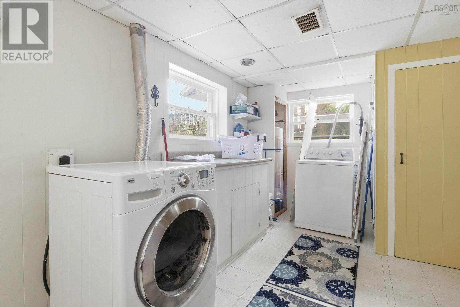 Property 27 of 33 of 27 Springvale Avenue