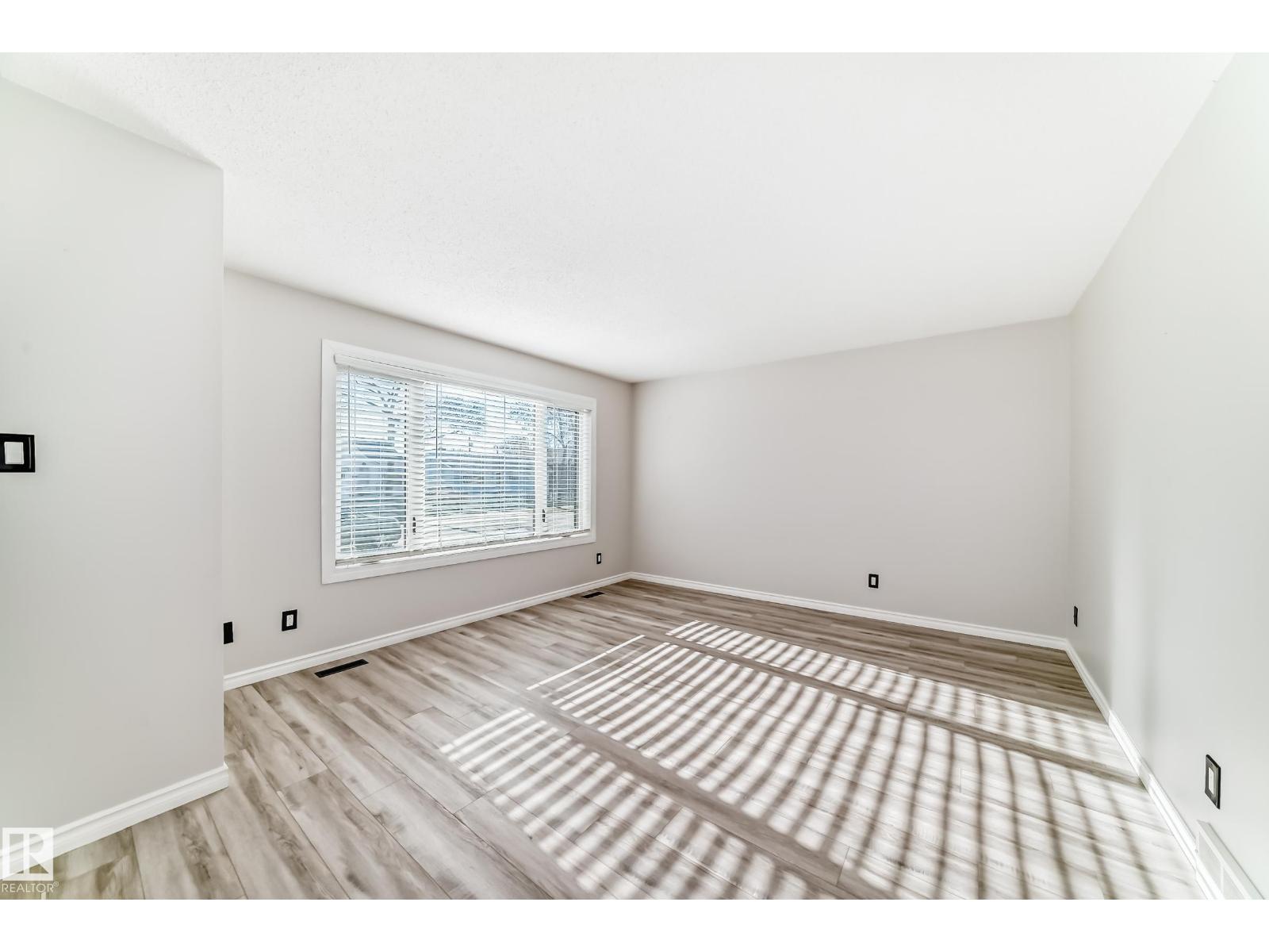 10226 152 ST NW - 11