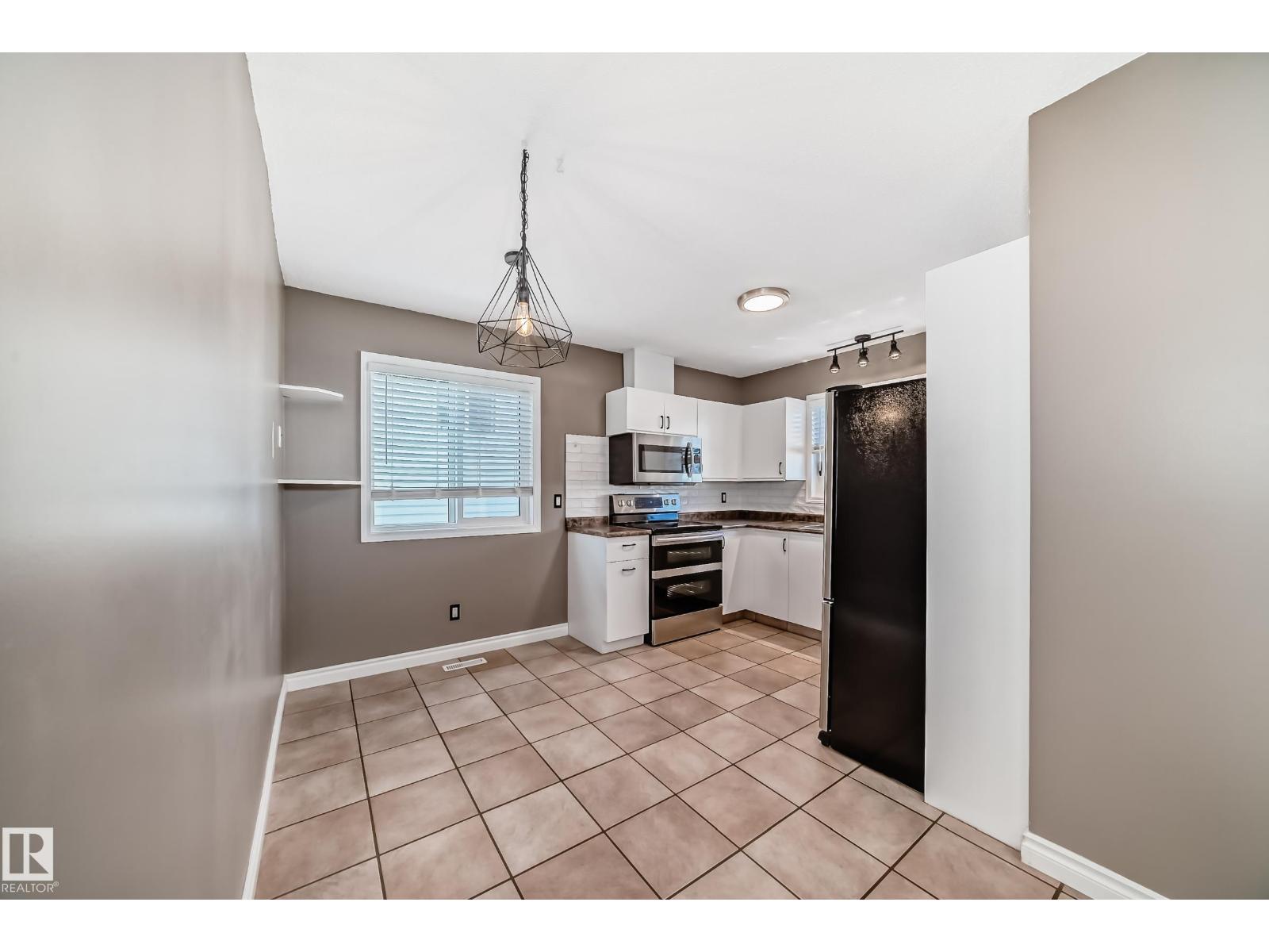 10226 152 ST NW - 23