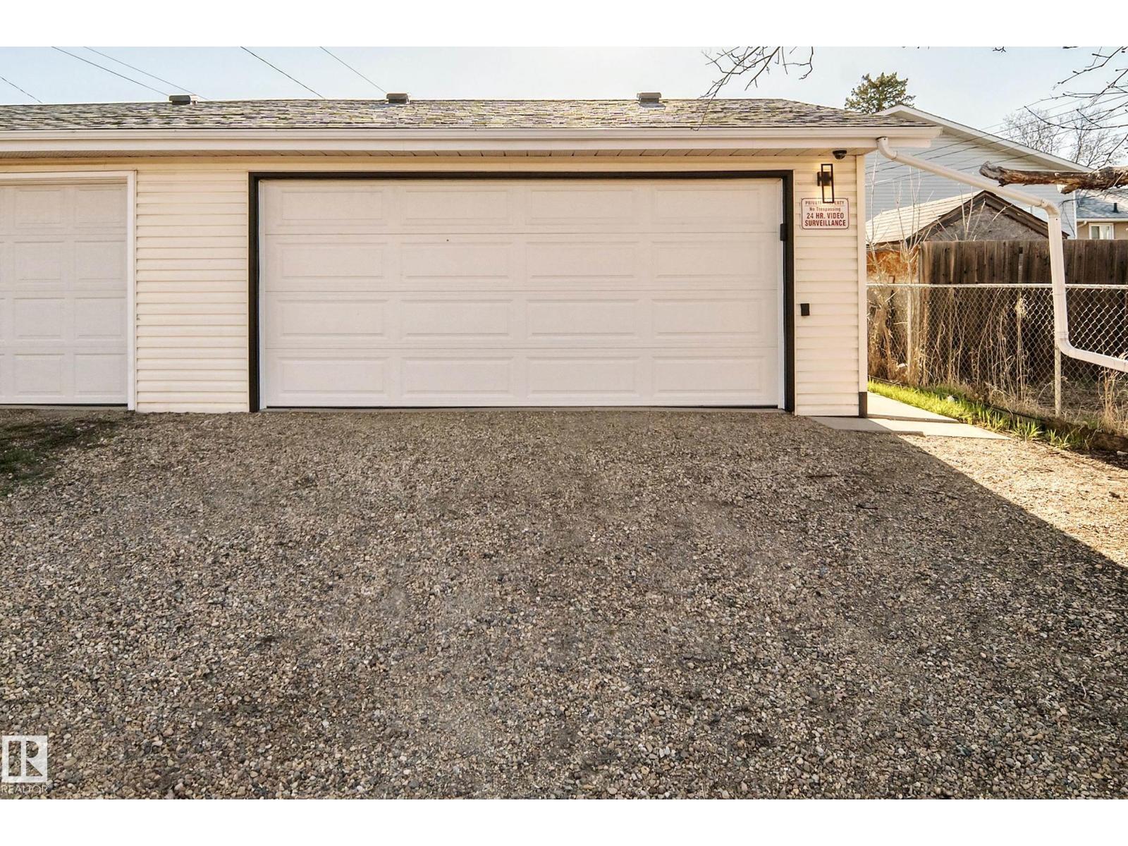 10226 152 ST NW - 55