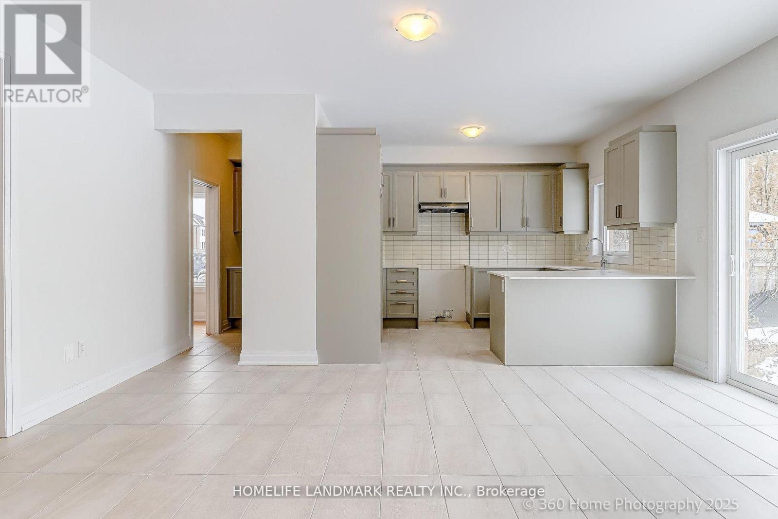 219 SEGUIN STREET - 3