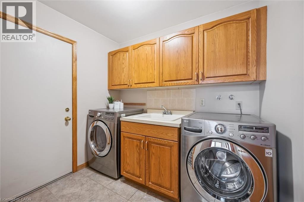 82 CORFIELD Drive, Kitchener, Ontario, N2A3W9 — Photo 21