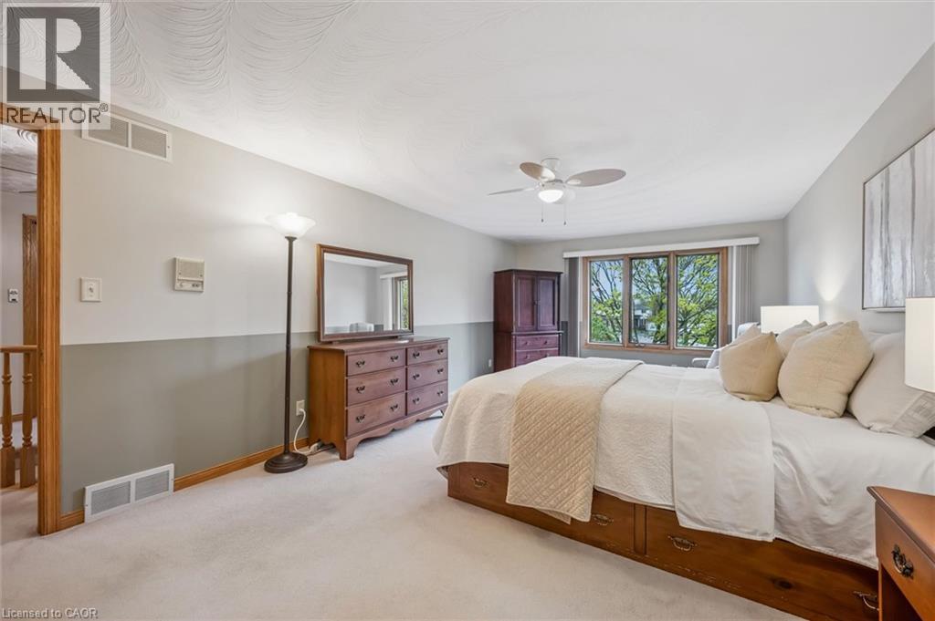 82 CORFIELD Drive, Kitchener, Ontario, N2A3W9 — Photo 2