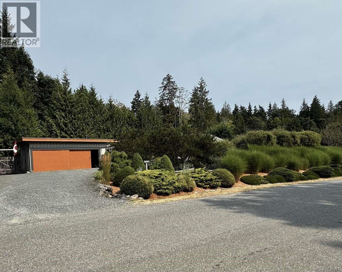 3881 Charlton Dr - Image 2