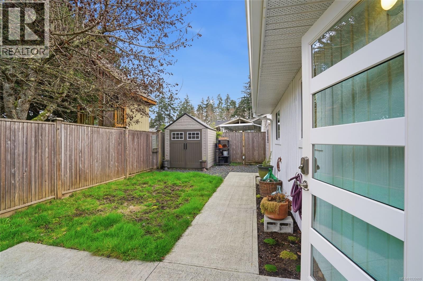 668 Foster Dr - 23