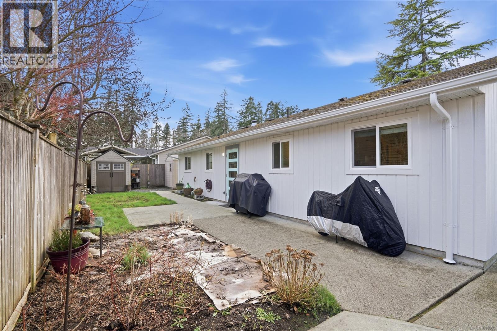668 Foster Dr - 24