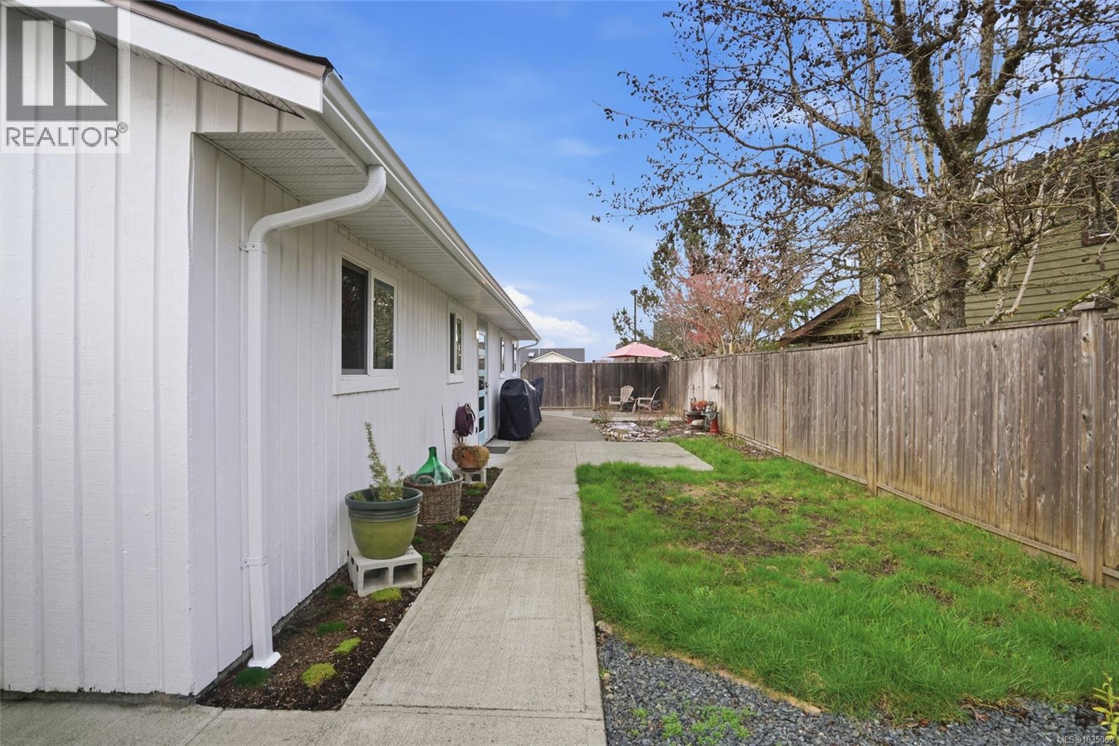 668 Foster Dr - 25