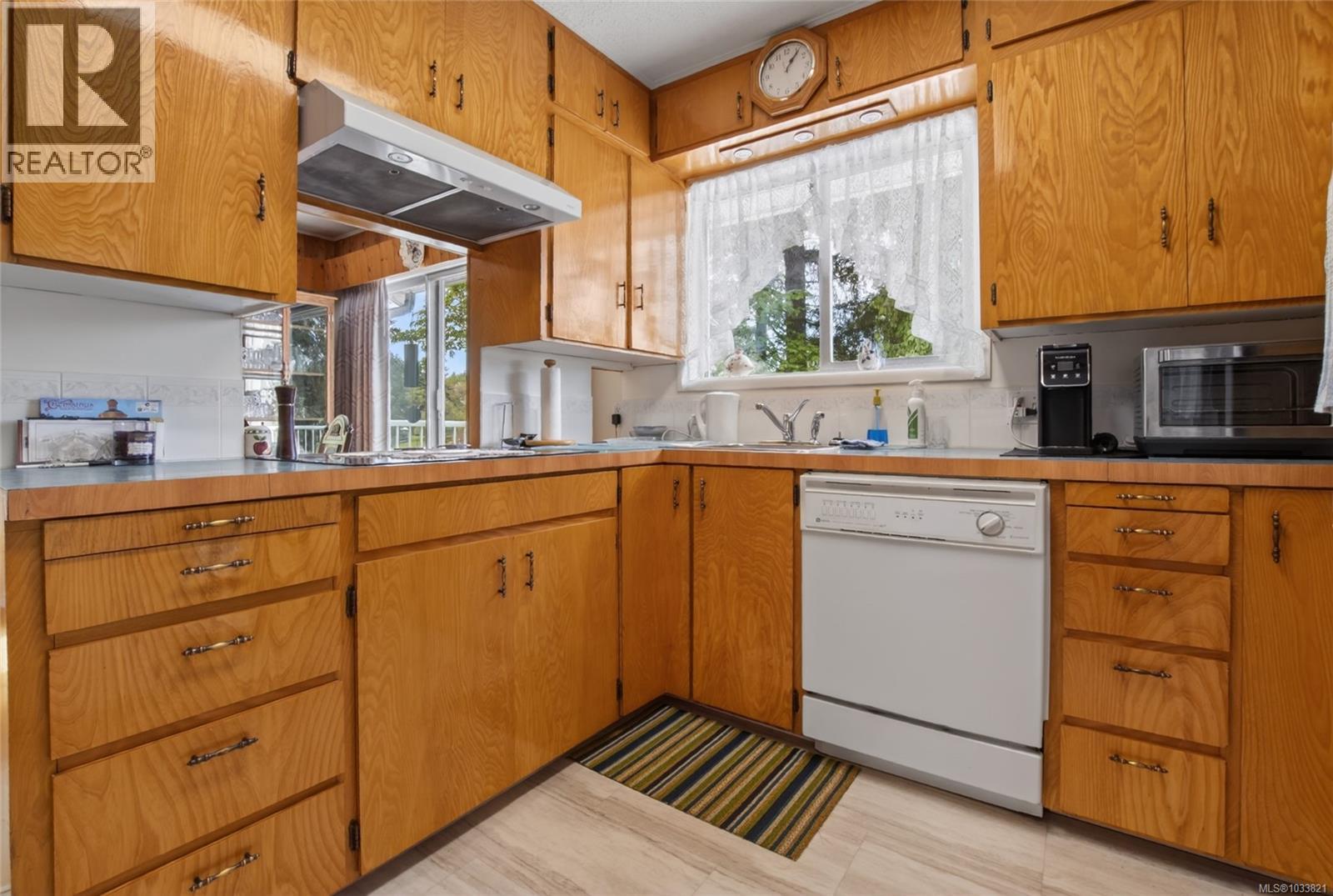 399 Arbutus Ave W - 13