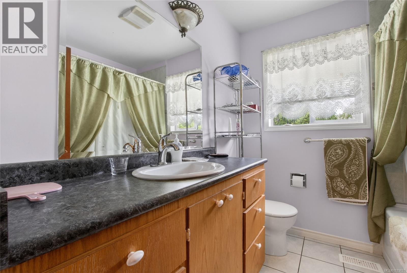 399 Arbutus Ave W - 15