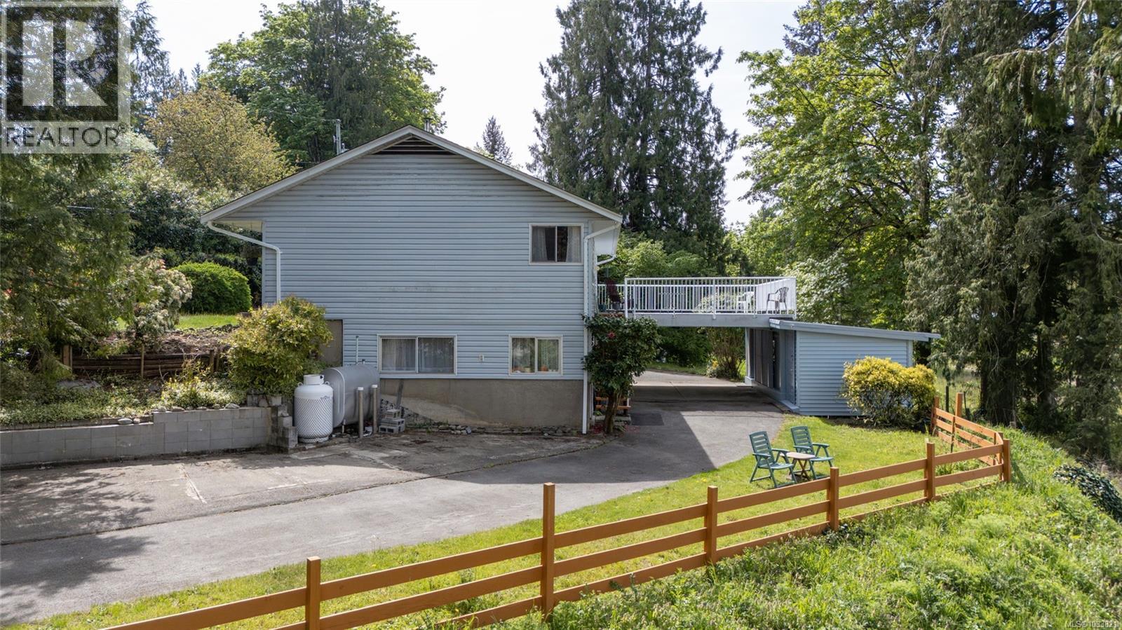 399 Arbutus Ave W - 4