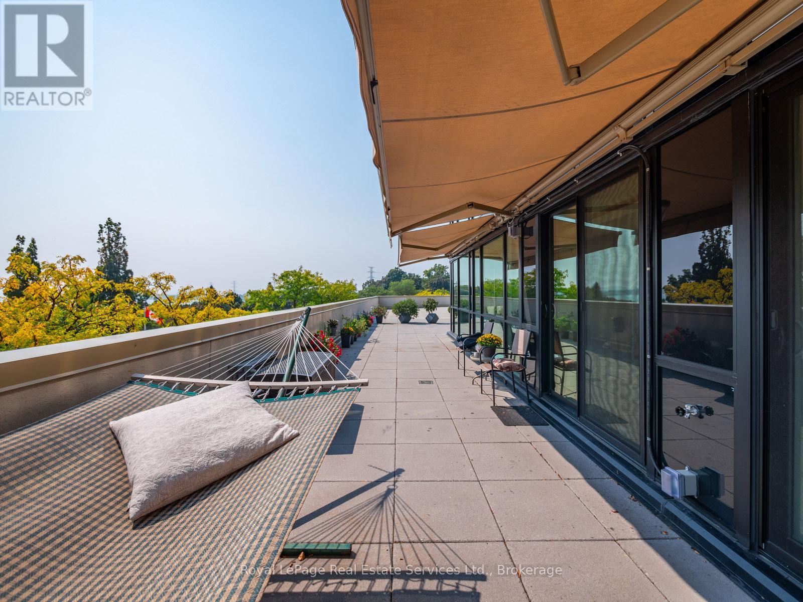 #310 415 LOCUST STREET - 16