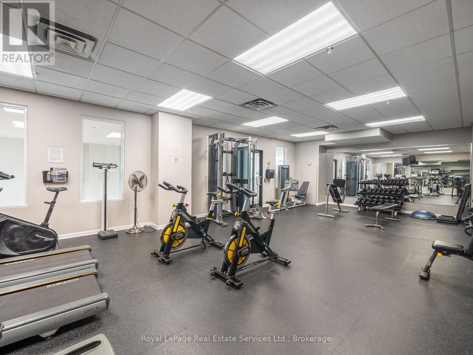 #310 415 LOCUST STREET - 32