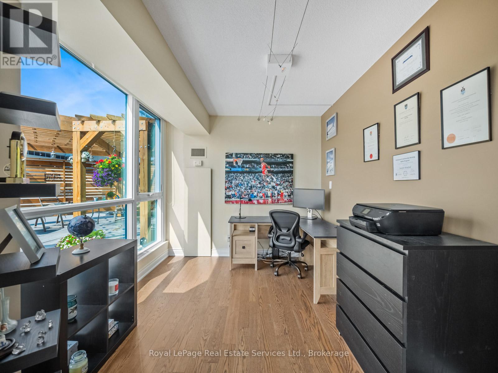 #310 415 LOCUST STREET - 7