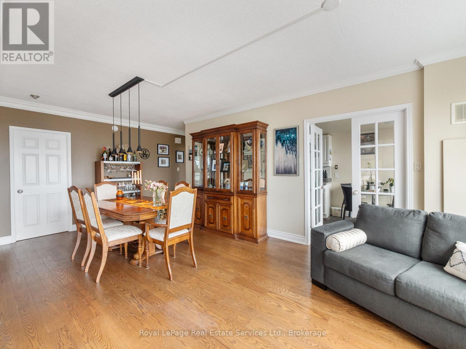 #310 415 LOCUST STREET - 9