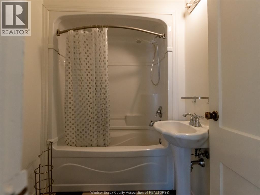 438 WAHKETA STREET, Windsor, Ontario, N8X1B6 — Photo 16
