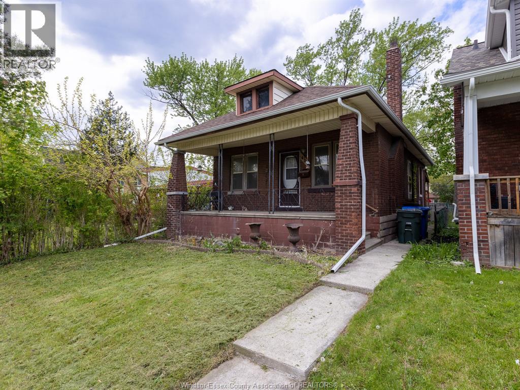 438 WAHKETA STREET, Windsor, Ontario, N8X1B6 — Photo 2