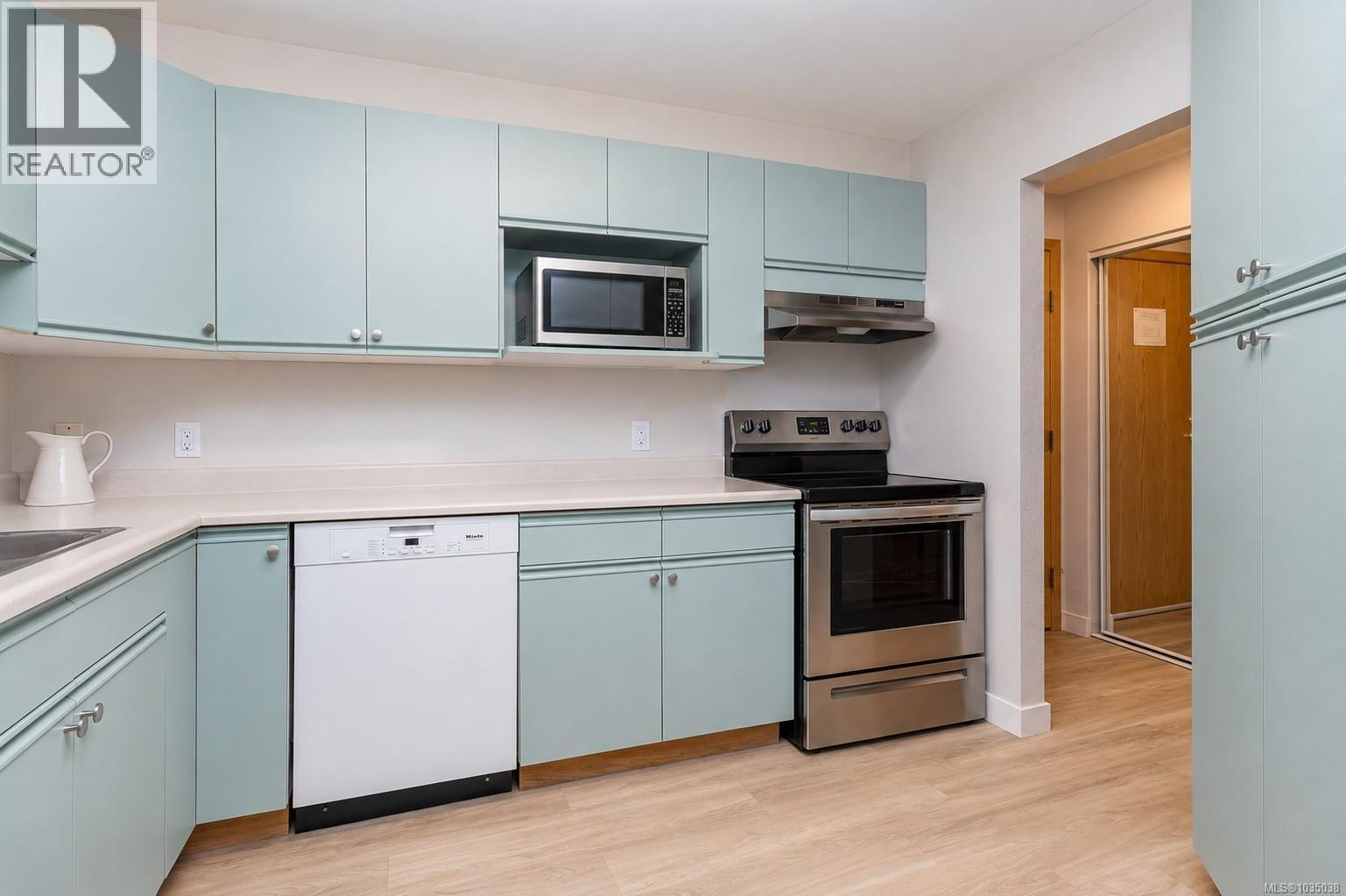 #303 69 Gorge Rd W - 13