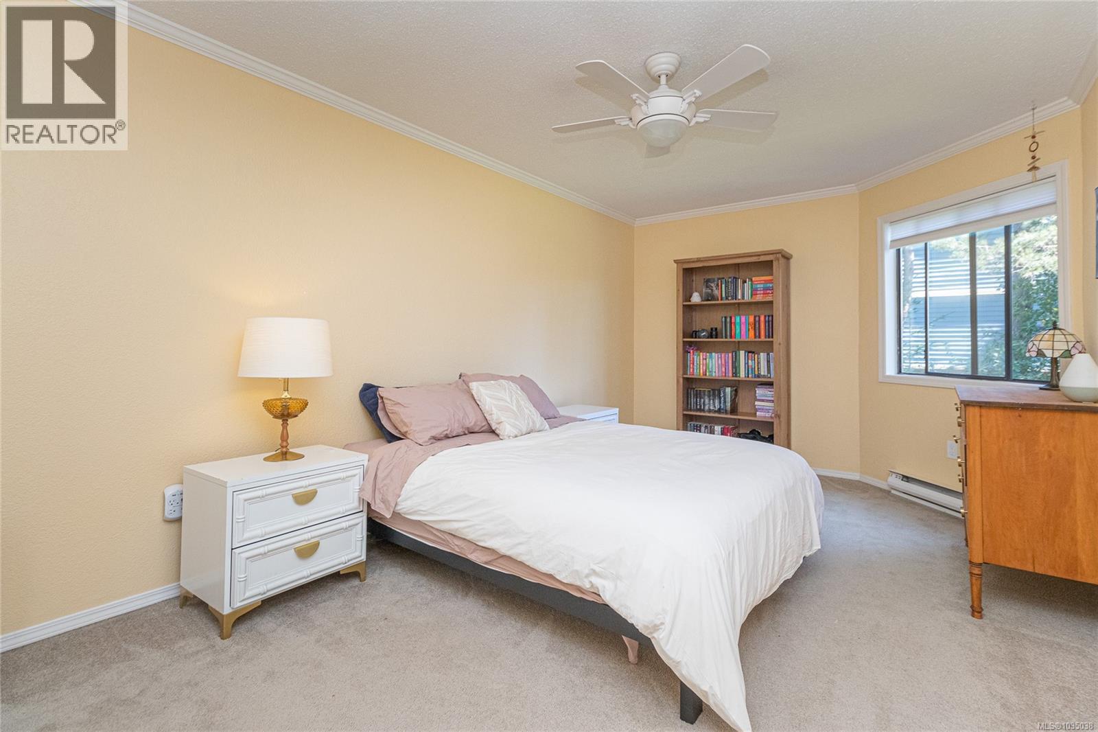 303 69 Gorge Road West, Saanich