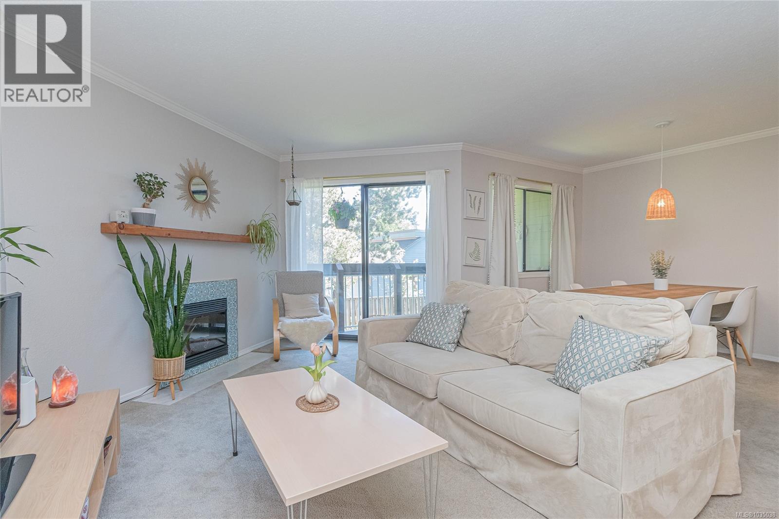 #303 69 Gorge Rd W - 2