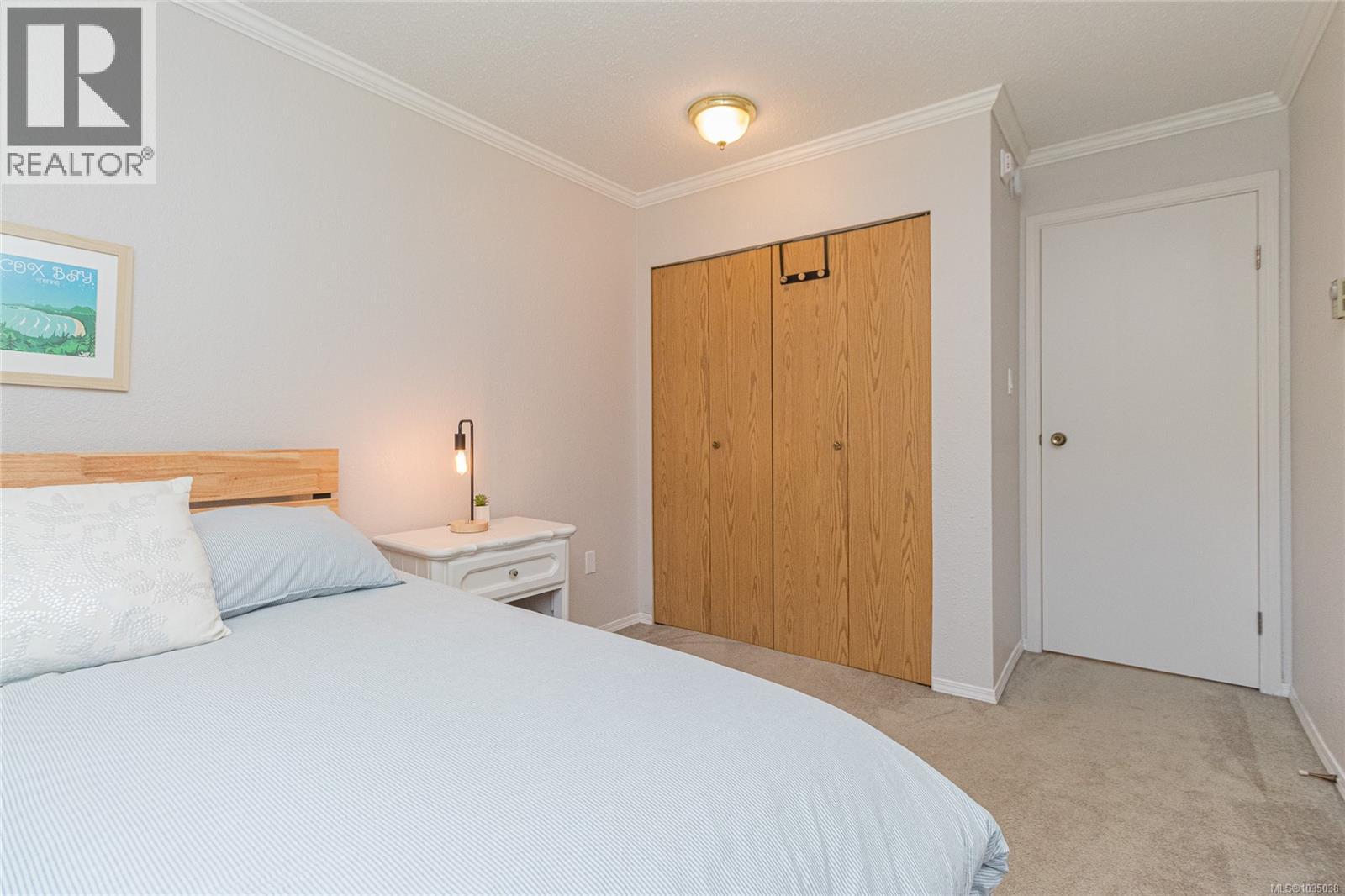 303 69 Gorge Road West, Saanich