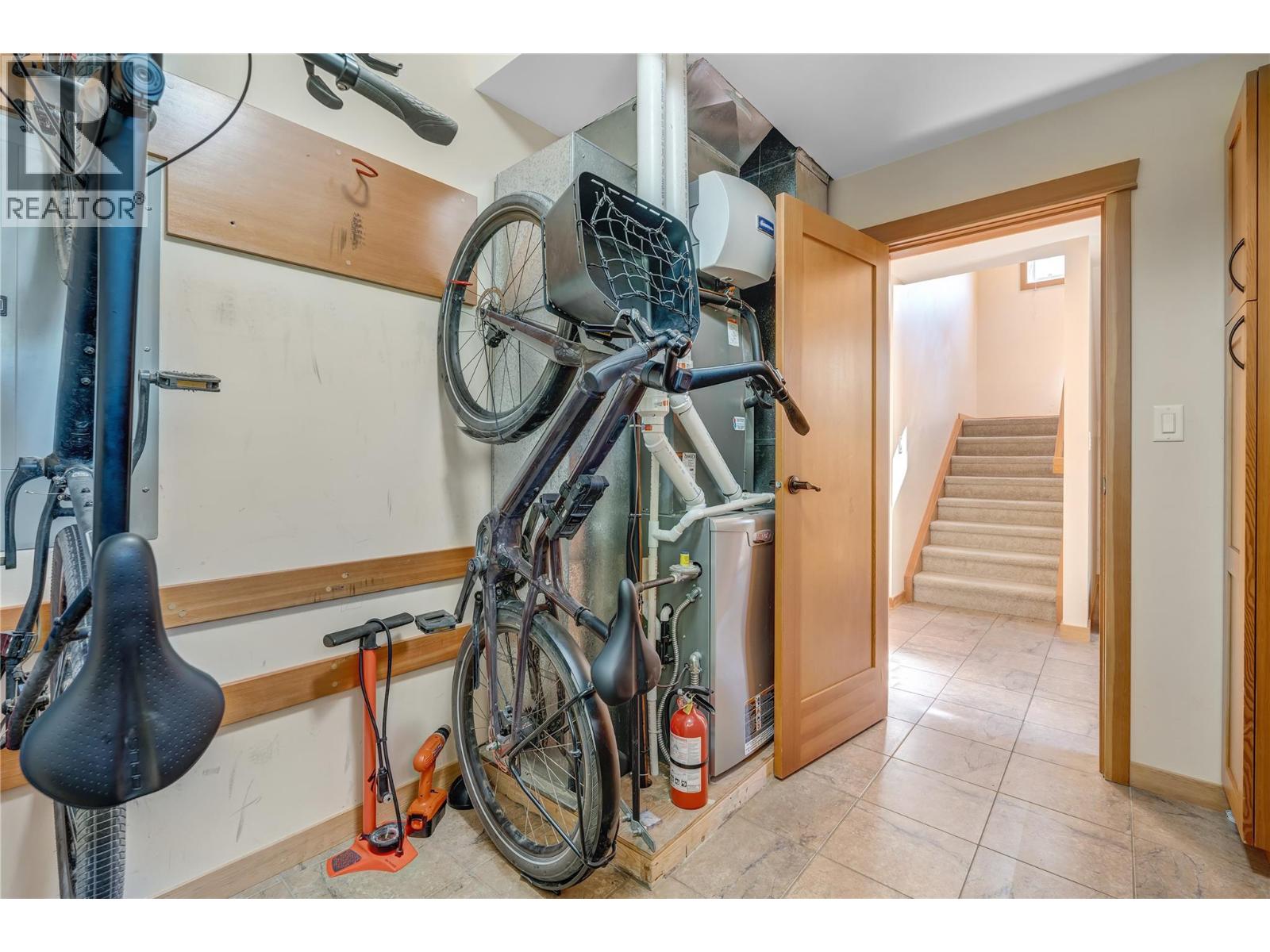 1702 Thornber Street, Summerland