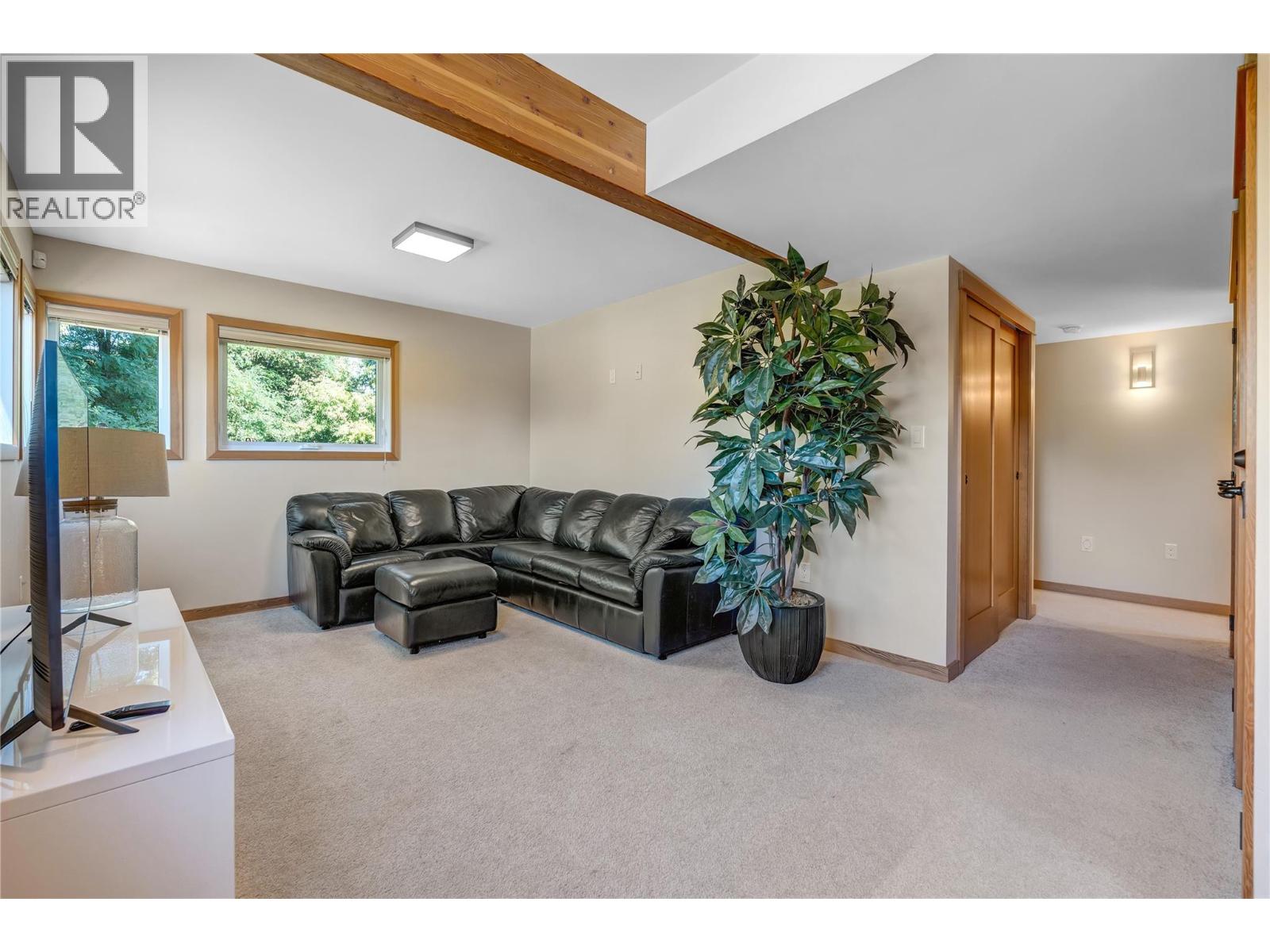 1702 Thornber Street, Summerland