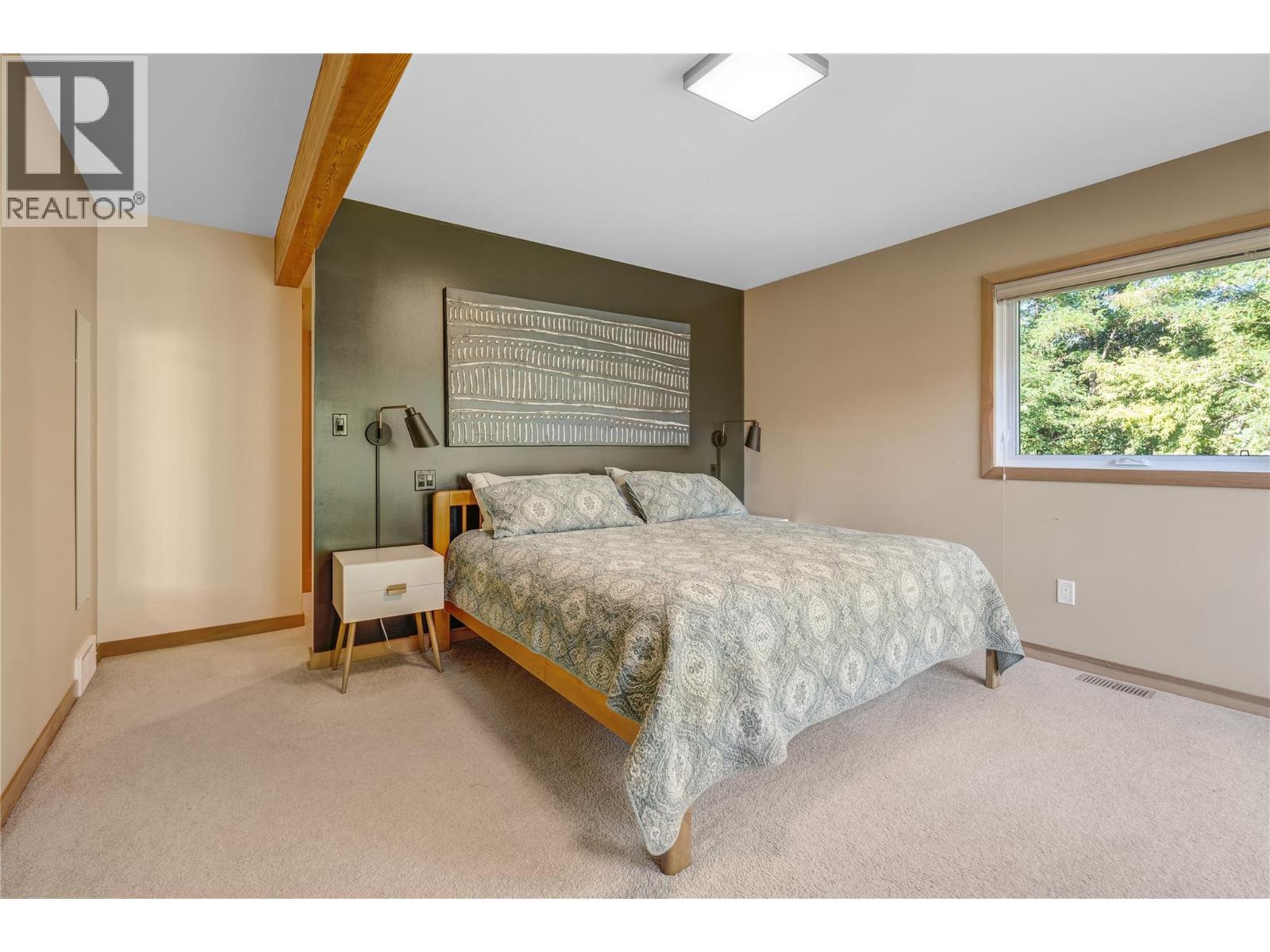 1702 Thornber Street, Summerland