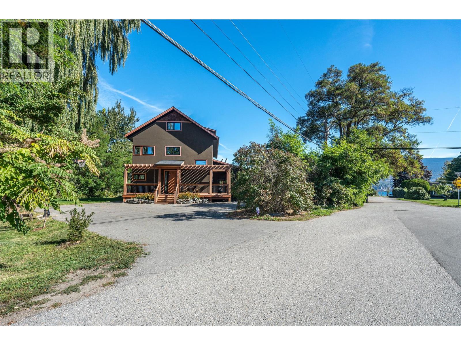 1702 Thornber Street, Summerland