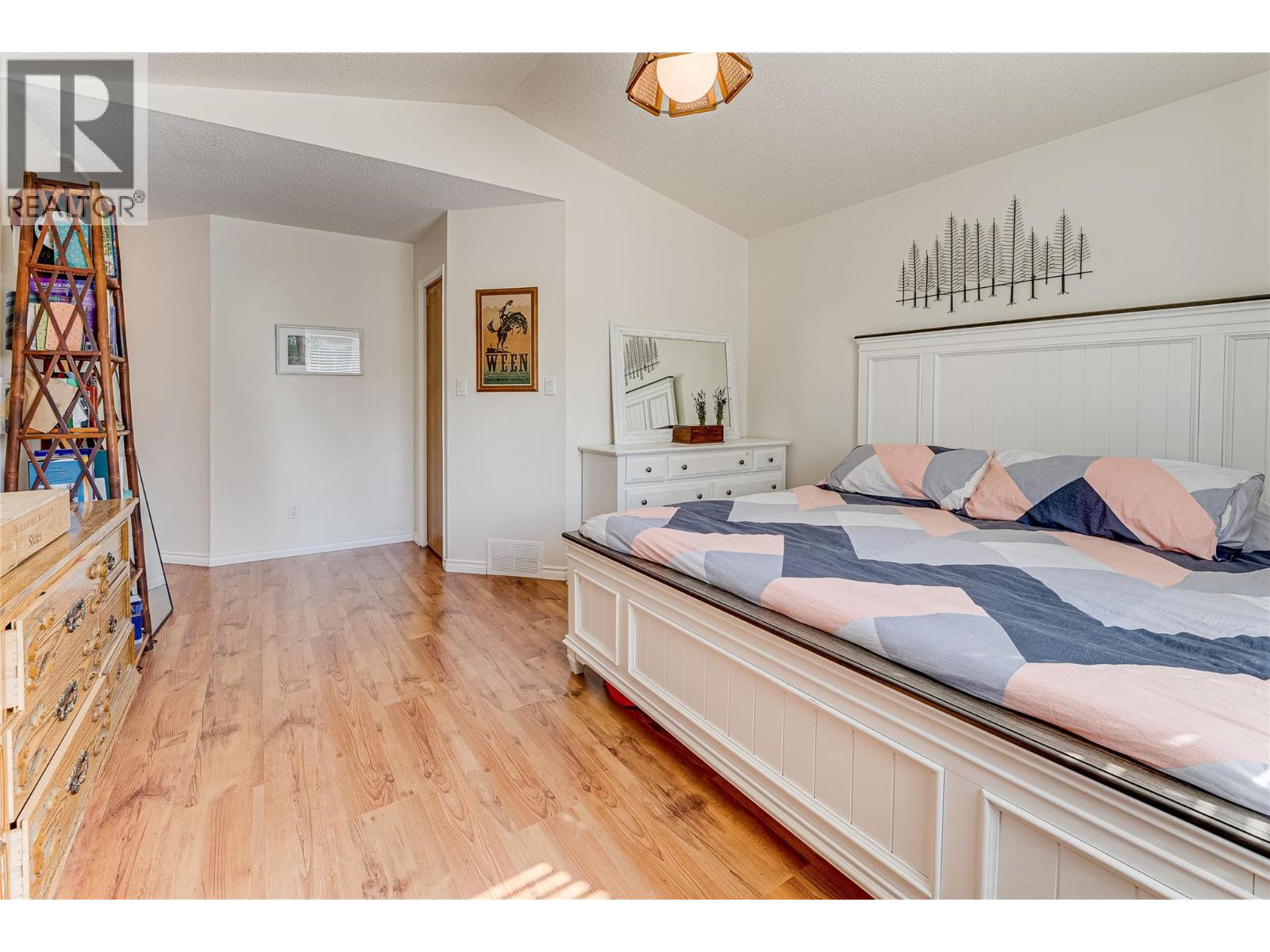 6689 Cameo Drive - 19