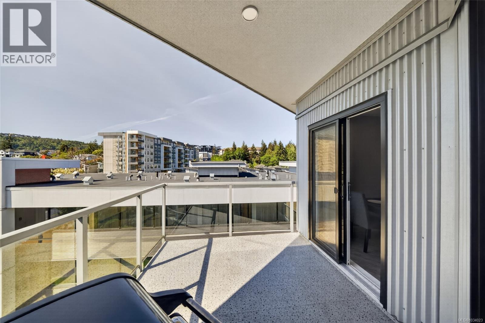 #405 950 Whirlaway Cres - 18