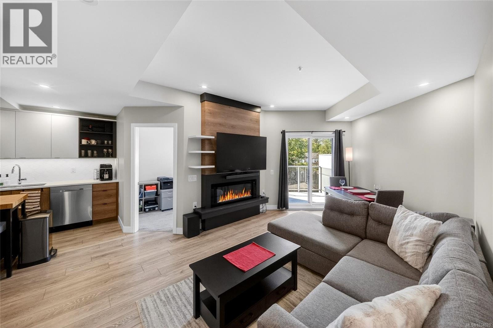 #405 950 Whirlaway Cres - 6