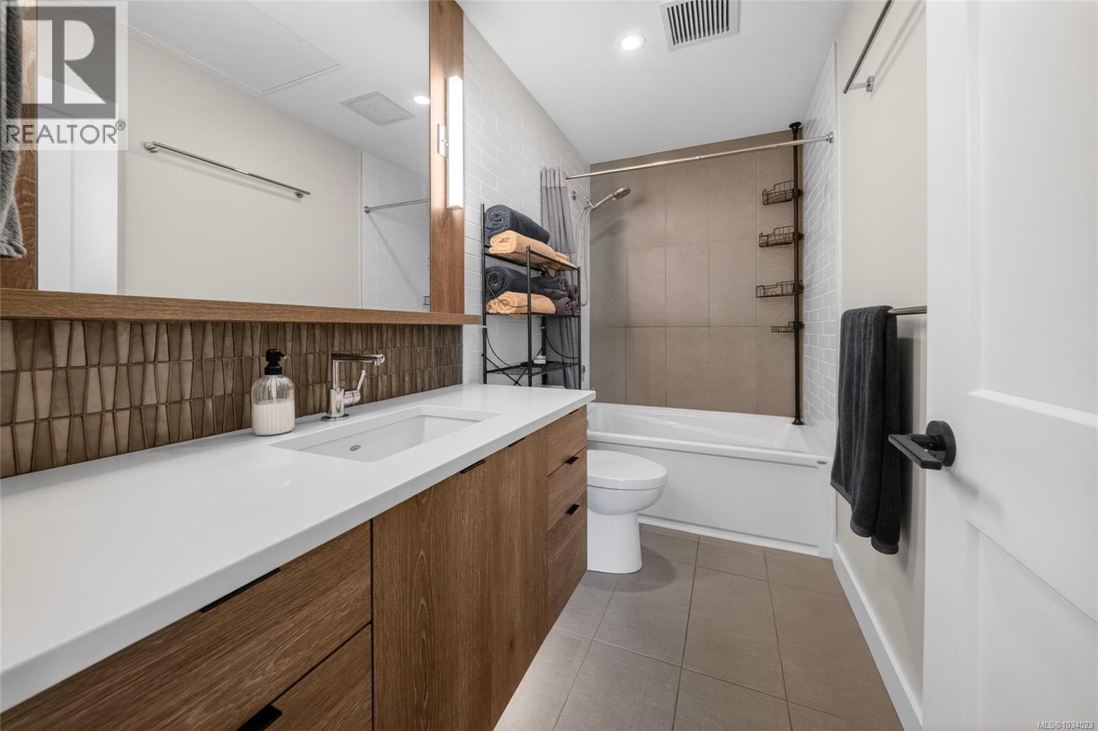 #405 950 Whirlaway Cres - 10