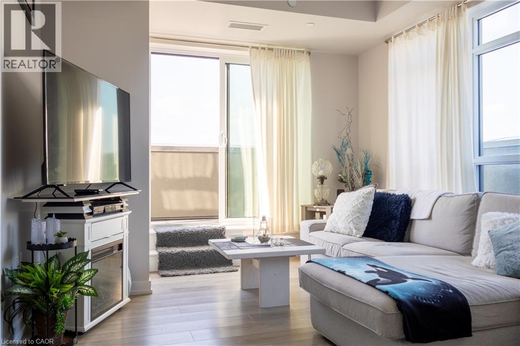 #1005 450 DUNDAS Street E - 10