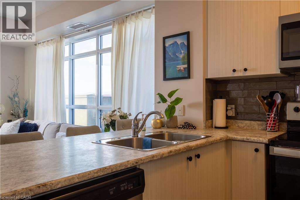 450 DUNDAS Street E Unit# 1005, Waterdown, Ontario, L8B1Z2 — Photo 5