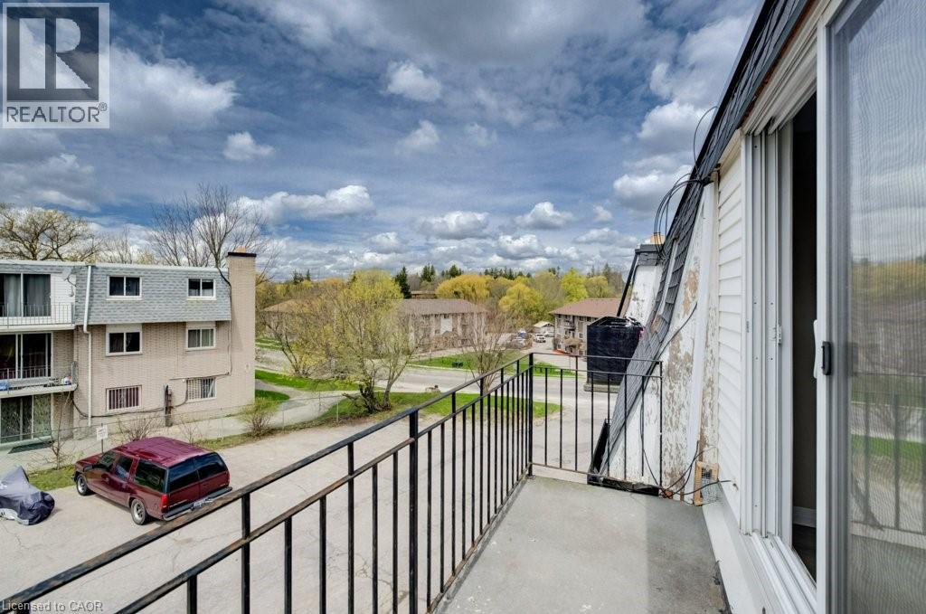 267 CLYDE Road Unit# 14, Cambridge, Ontario, N3H1C4 — Photo 8