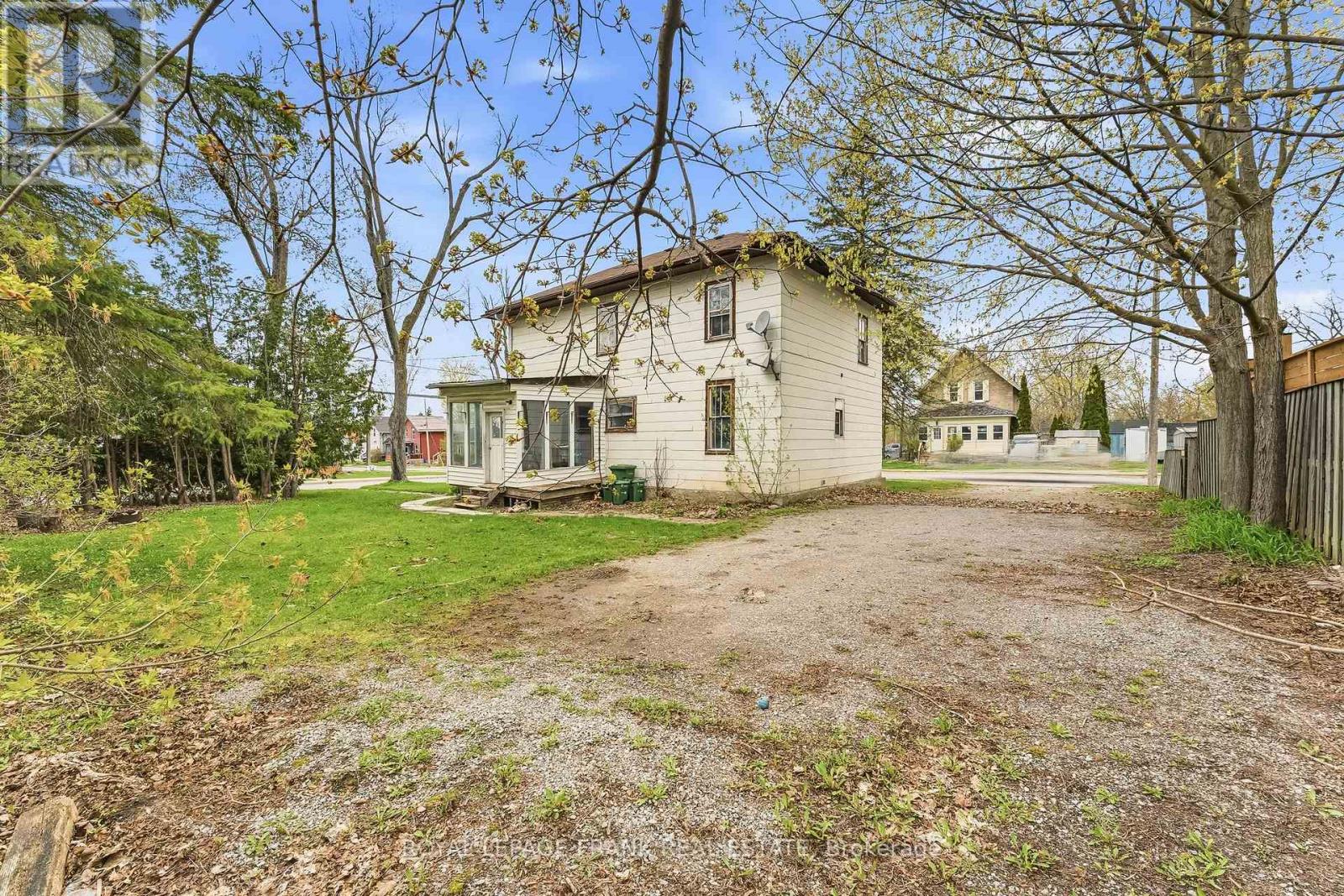 36 MILL STREET - 16