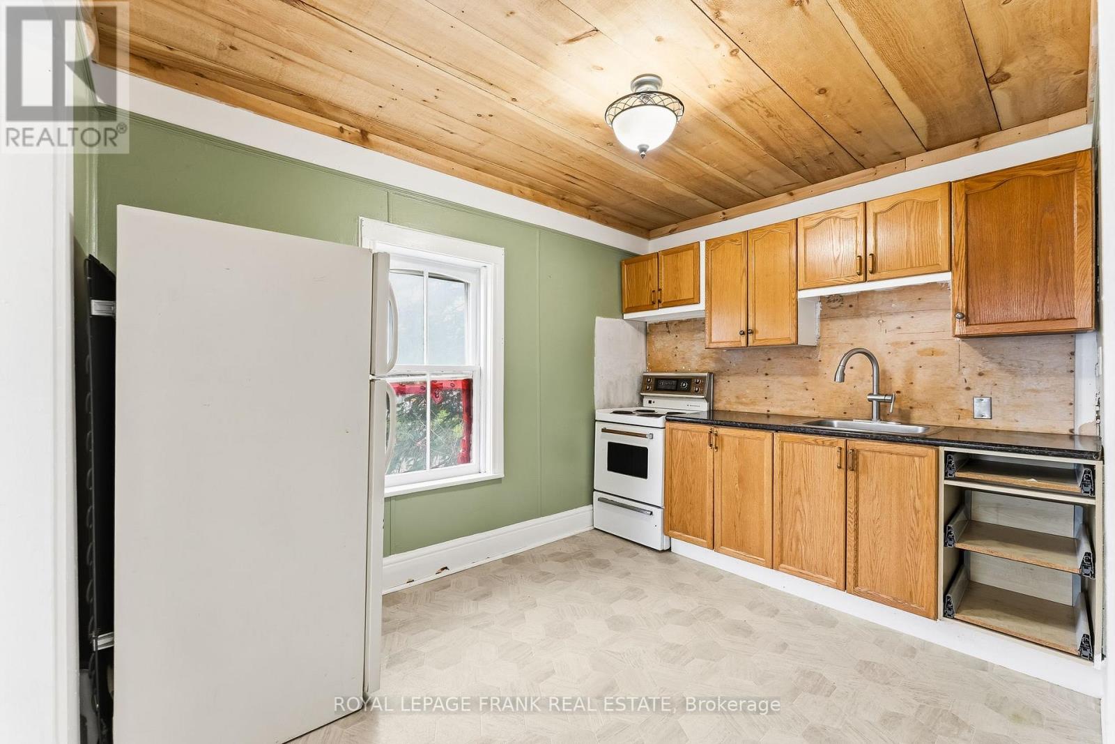 36 MILL STREET - 6