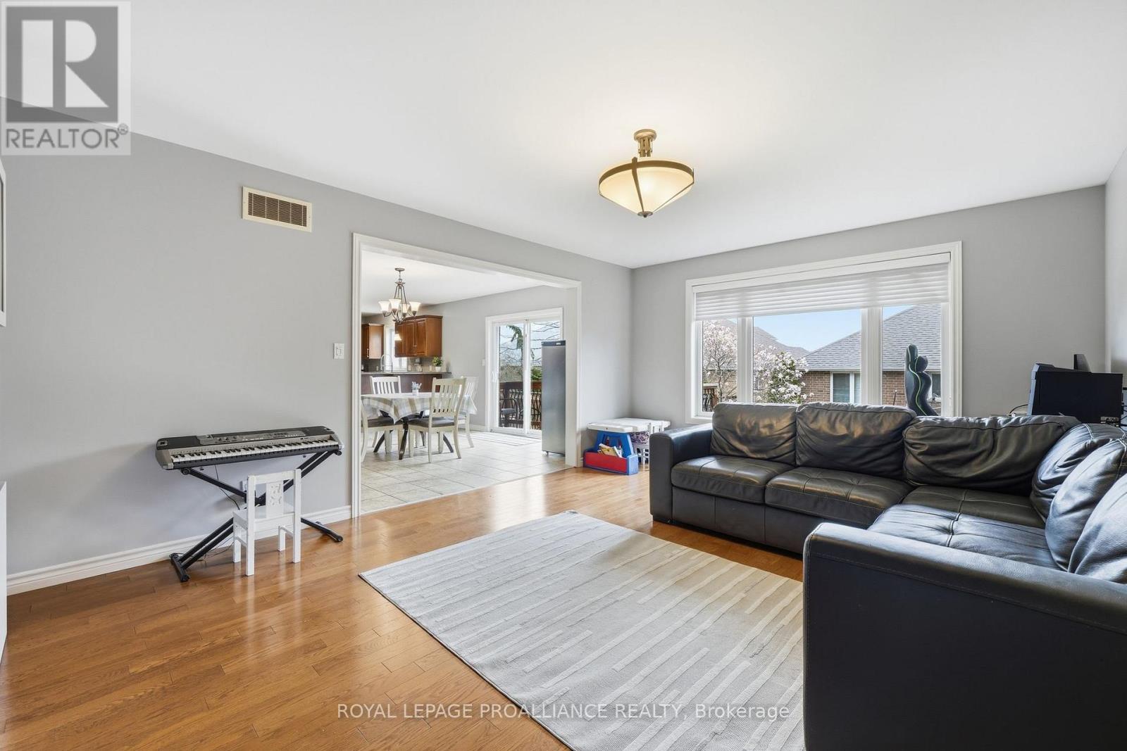 9 ESSEX DRIVE - 13