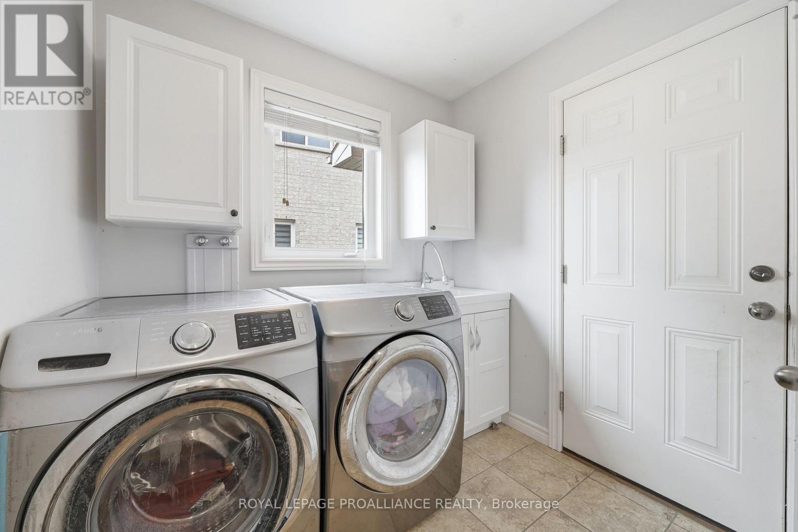 9 ESSEX DRIVE - 20