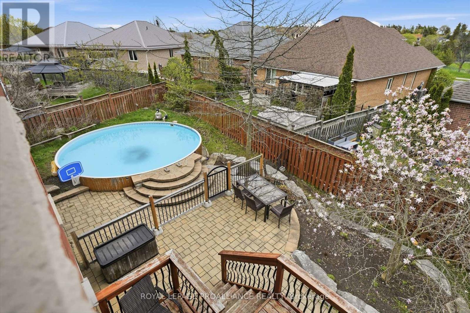 9 ESSEX DRIVE - 39