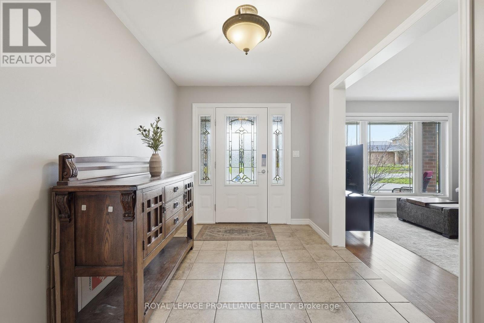 9 ESSEX DRIVE - 5