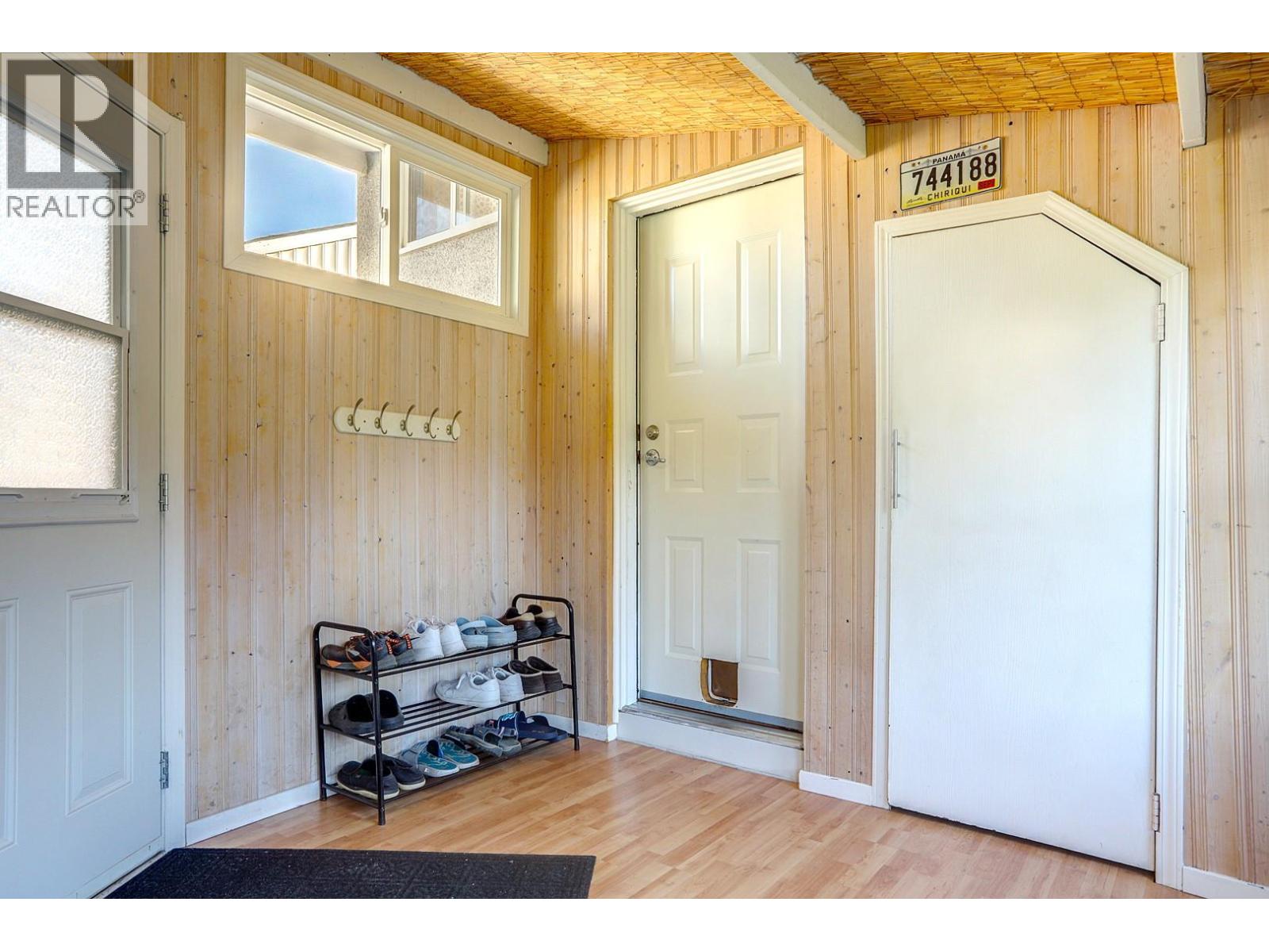 3204 24 Street - 30