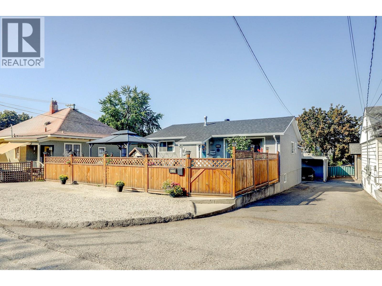 3204 24 Street - 3