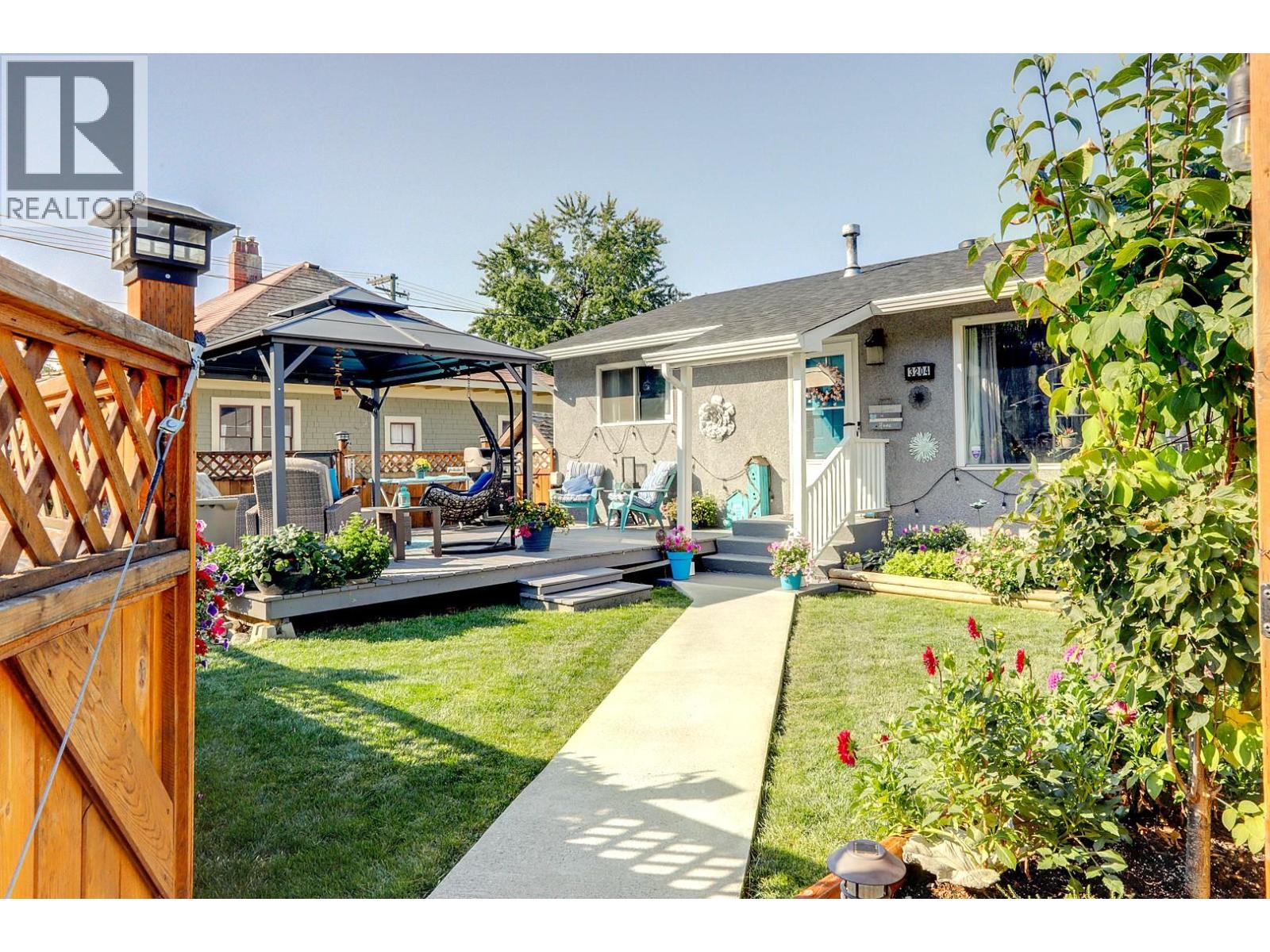 3204 24 Street - 5