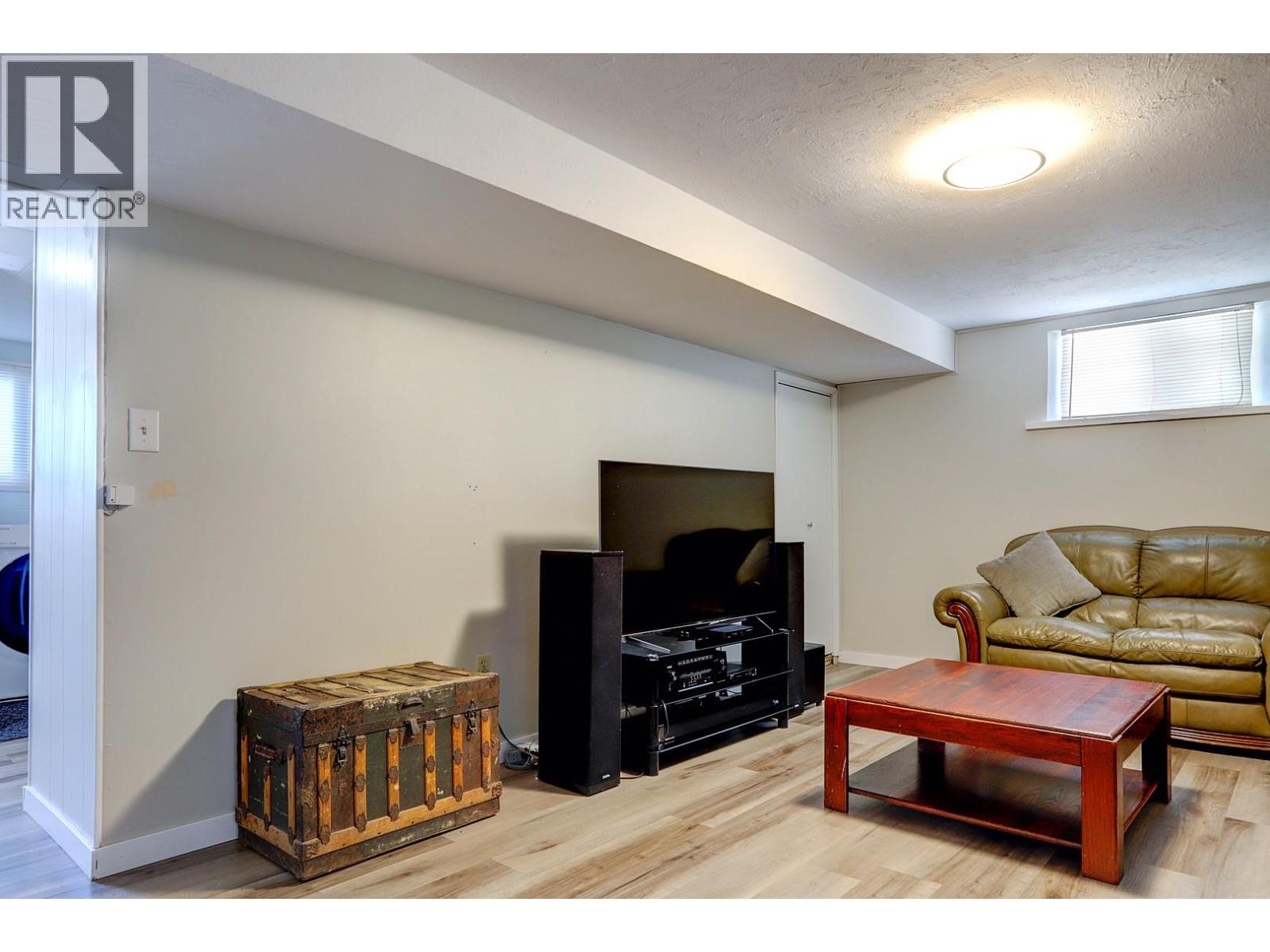 3204 24 Street - 41