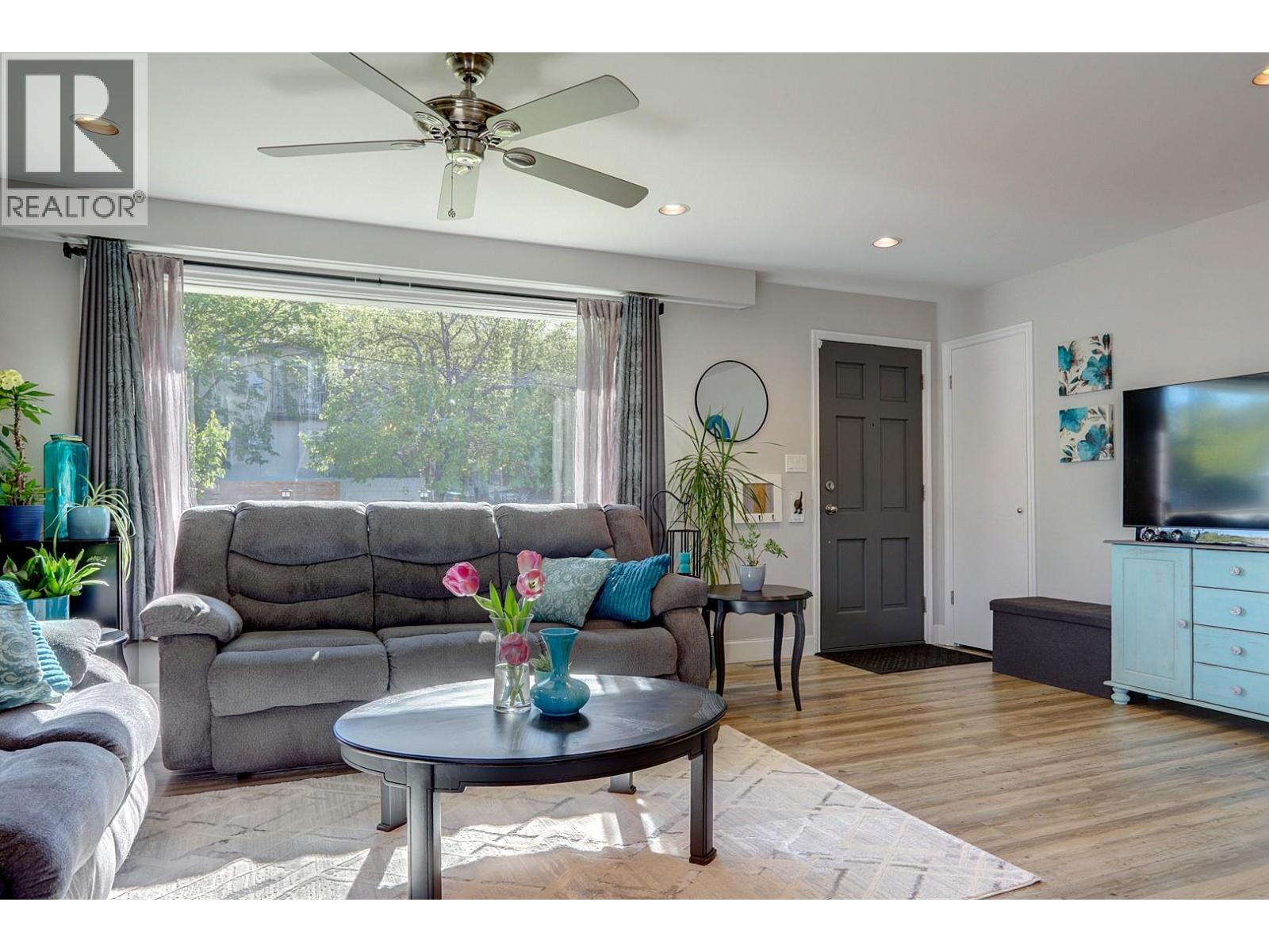 3204 24 Street - 12