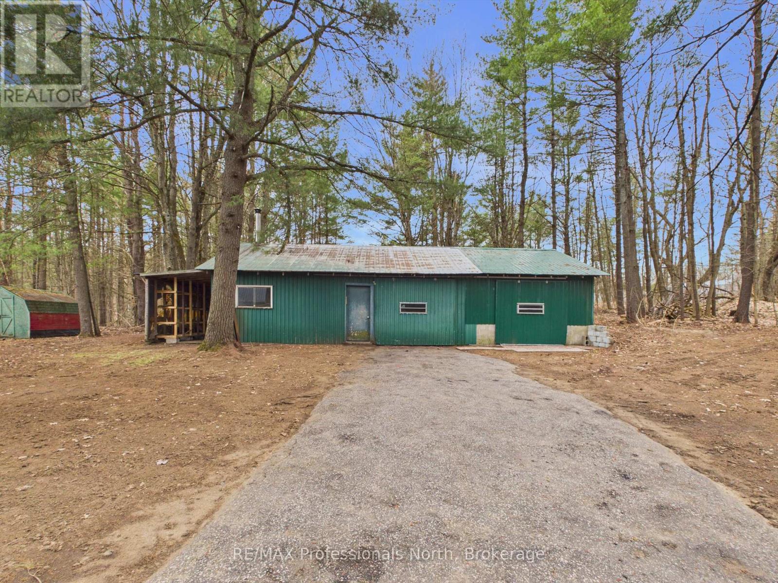 11 BEACON LANE - 32