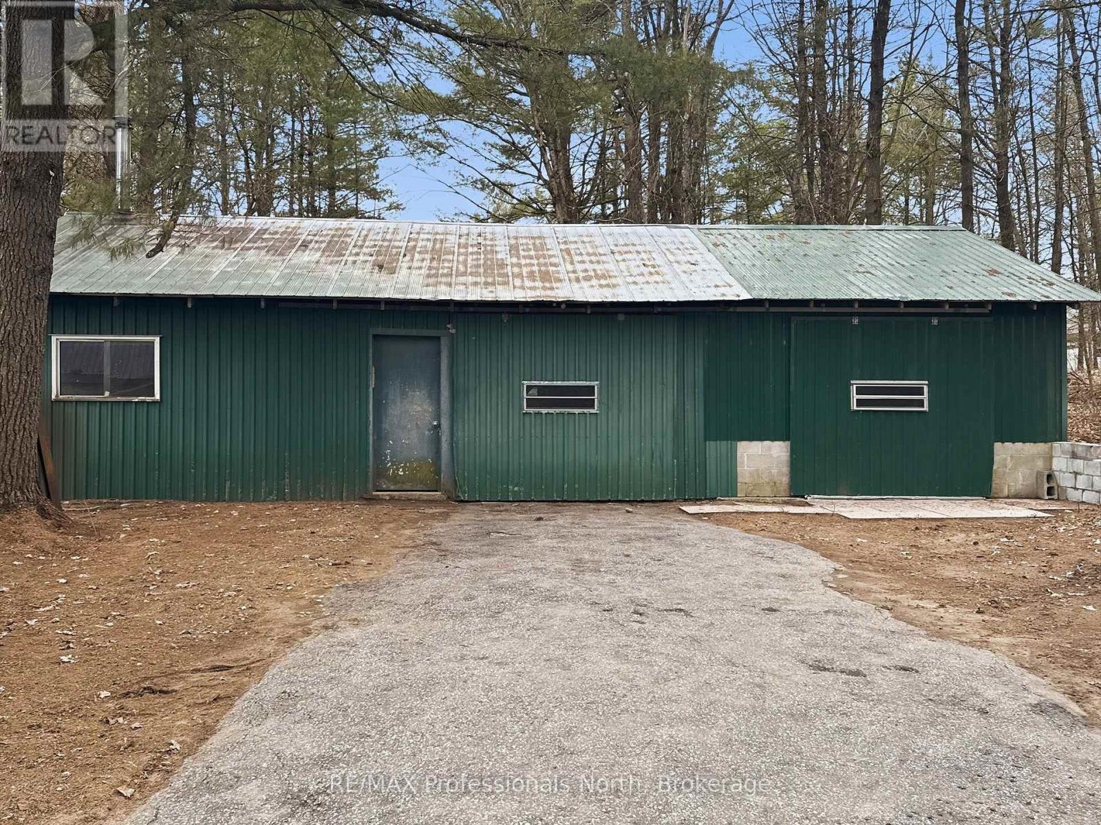 11 BEACON LANE - 33